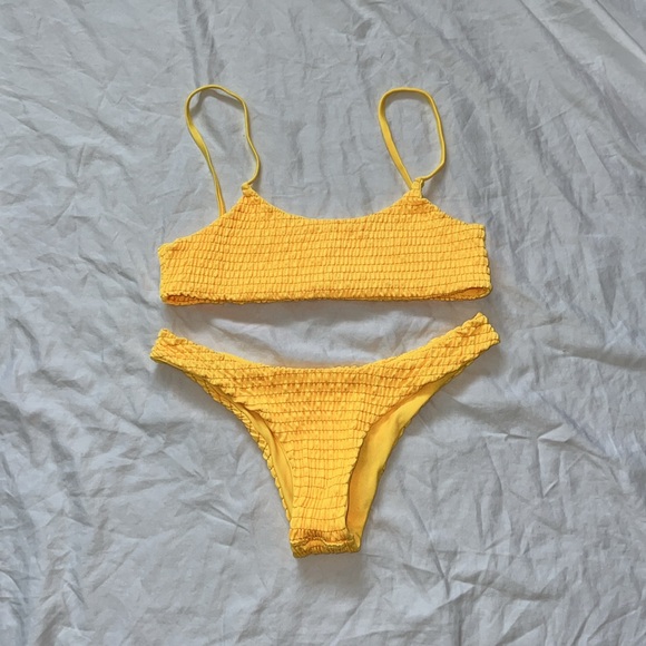 Set of 3 Yellow Bikinis - Picture 5 of 9